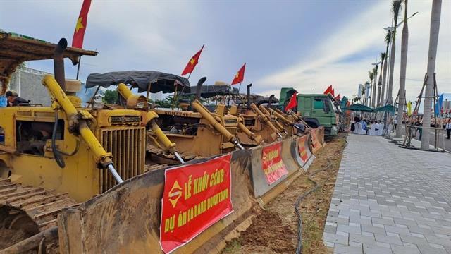 Đà Nẵngs new downtown rises with a bang and big dreams