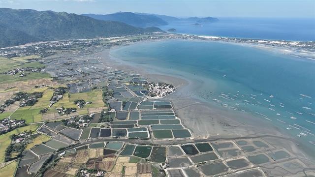 Sun shines on Vân Phongs 2.8b urban boom