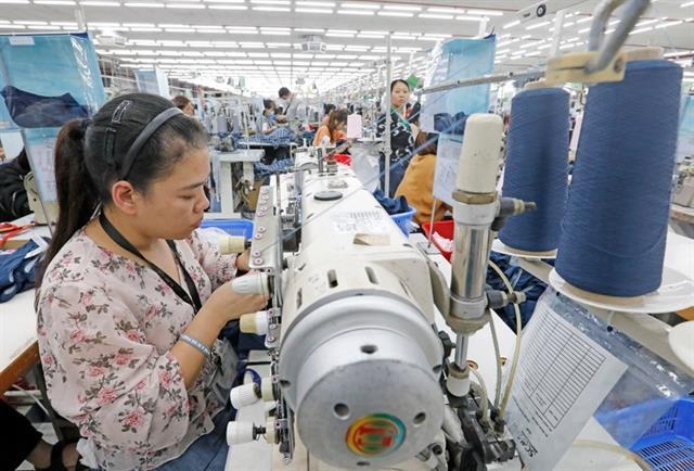 Việt Nam runs trade surplus of over 20 billion in 2025