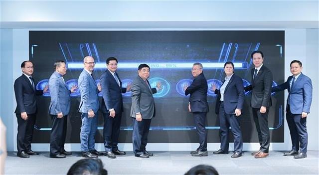 Việt Nam, France launch AI and Digital Twin research centres