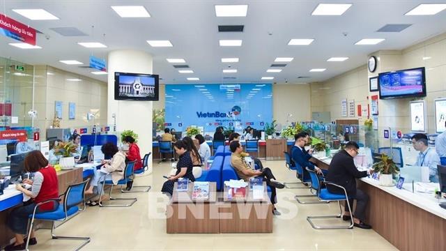 VN-Index reverses course, breaking above 1,700-point threshold