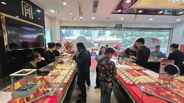 Gold buyers urged to prepare cashless payments under new rules