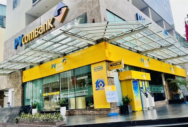 Banks cut deposit rates but borrowing costs remain high
