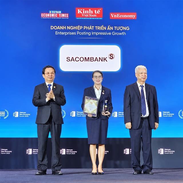 SACOMBANK honoured as Excellent Brand for impressive growth, sustainable value