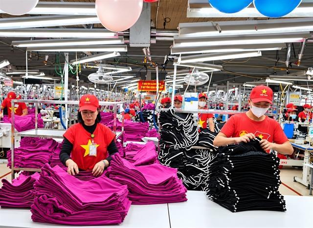 Việt Nam steps up exports, targets trade deficit below US10 billion