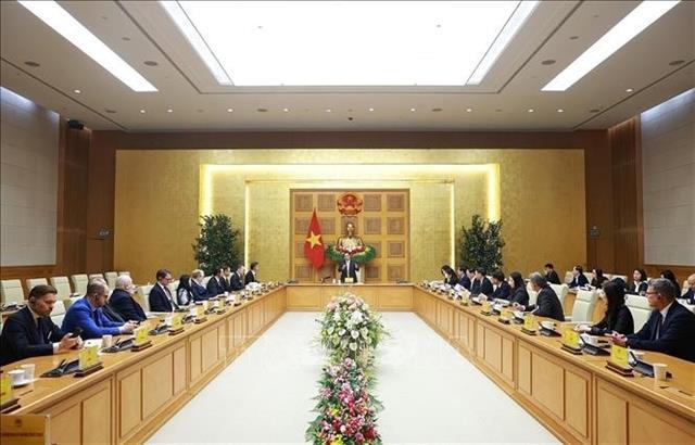 PM urges stronger Swiss, European investment, technology transfer in Vietnam