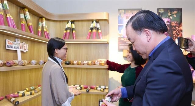 A permanent  showroom for Vietnamese goods opens in central Hà Nội