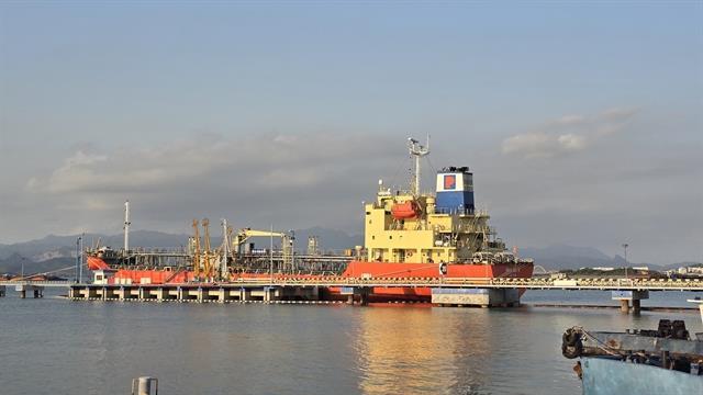 VN strengthens measures to prevent smuggling of fuel at borders amid global energy shocks