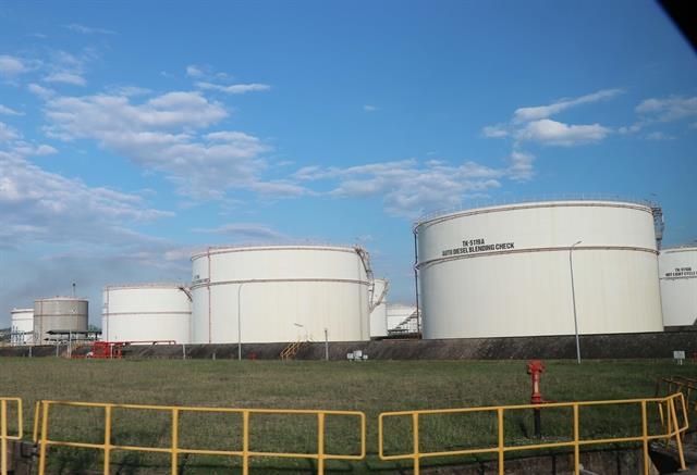 Việt Nam urged to brace for oil supply shocks, price spikes amid Middle East tensions