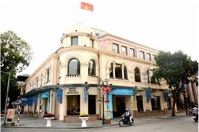 VN-Index falls sharply below 1,820-point threshold