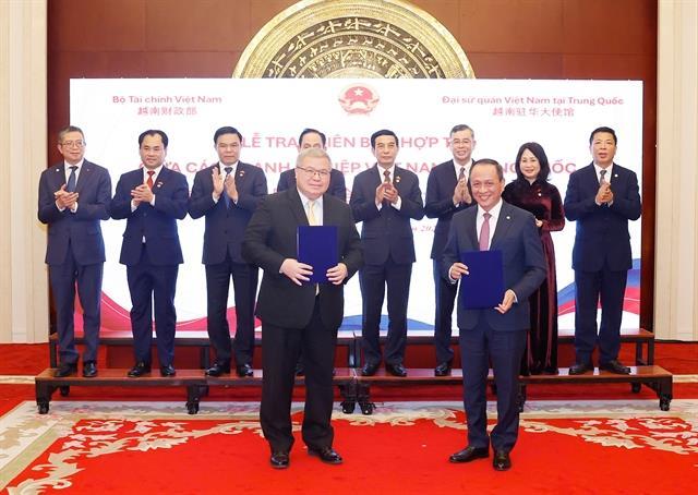 Vietnam Airlines signs US50 million cooperation agreements with Chinese partners