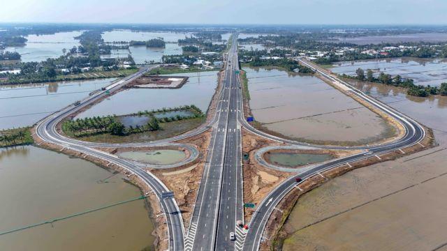 Cần Thơ pins hopes on public spending, tourism, exports to boost economic growth
