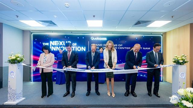 Qualcomm opens Hanoi RD Centre to expand semiconductor, AI operations in VN