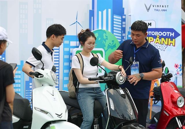 Hà Nội drives electric vehicle shift