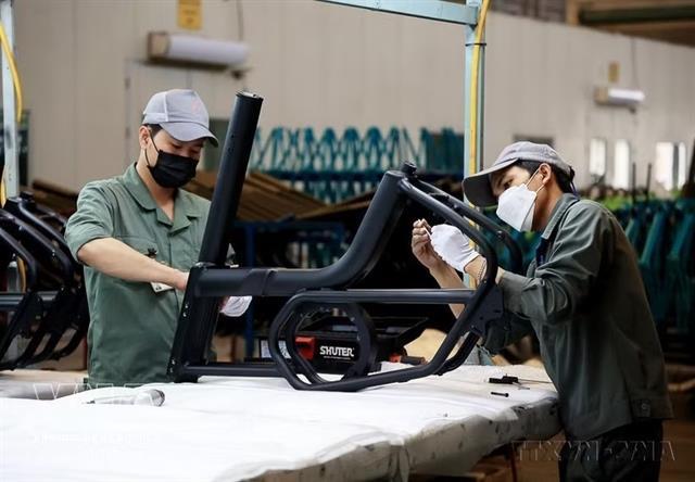 Foreign investment flows to Việt Nam up 32% in four months