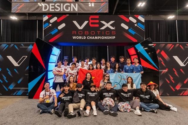 Vietnamese students compete at VEX Robotics World Championship 2026