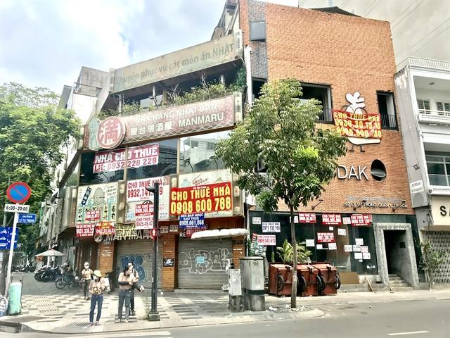 HCM City shop-house rents fall as retailers rethink physical stores
