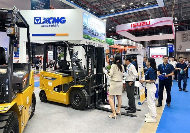 Việt Nams top logistics show opens in HCM City, showcases AI, green supply chains


