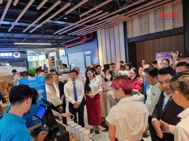 Hà Nội pushes AI, e-commerce adoption among SMEs to spur double-digit growth
