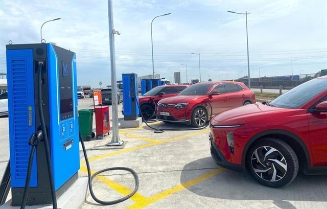 EV charging infrastructure at expressway rest stops to be completed by 2027