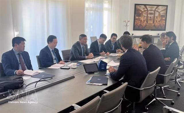 Việt Nam, France step up financial, investment cooperation