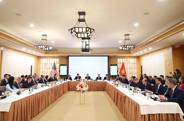 Top leader proposes three pillars of cooperation with US enterprises
