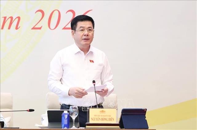 Lawmakers press for transparent power pricing, tighter cost controls