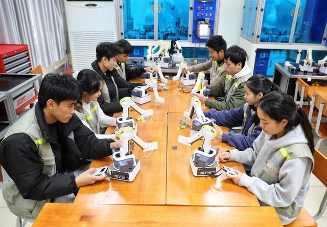 Việt Nam moving deeper into global, regional semiconductor value chains