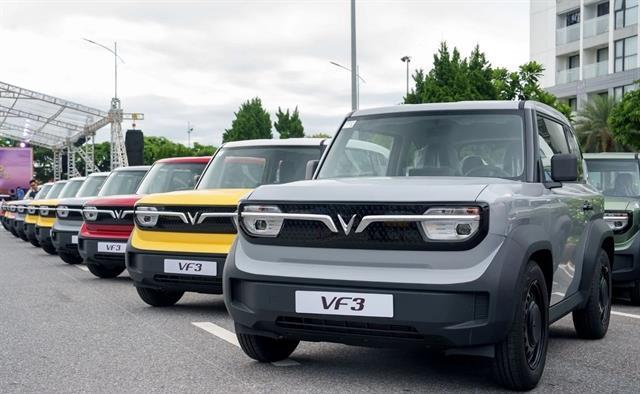 Car buyers look beyond the price tag