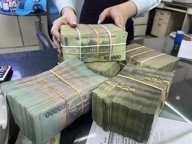 Bank deposits overtake credit growth in late August