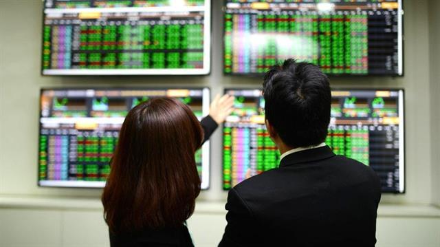 Stocks rebound after historic sell-off, led by banking and materials