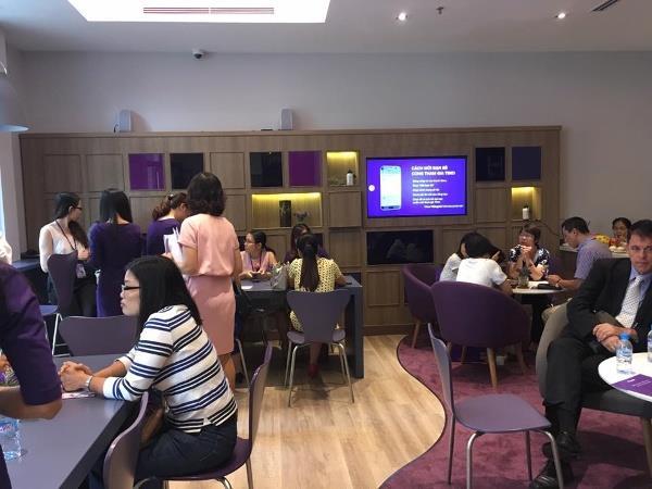 As VN banks digitise, customer service key