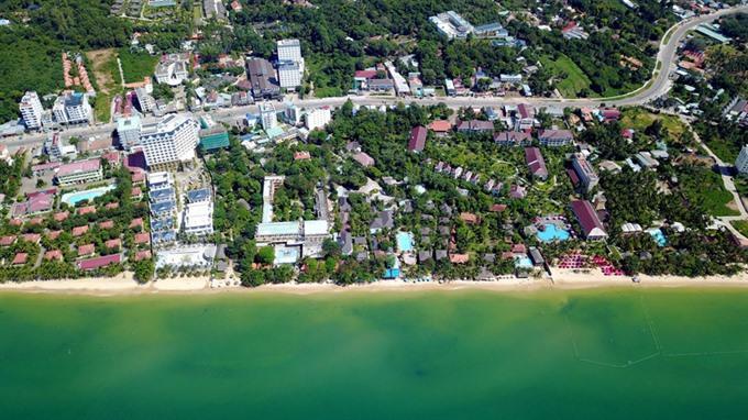 Experts upbeat about real estate