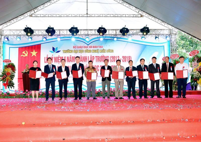 University, enterprises sign MoU in training and employment