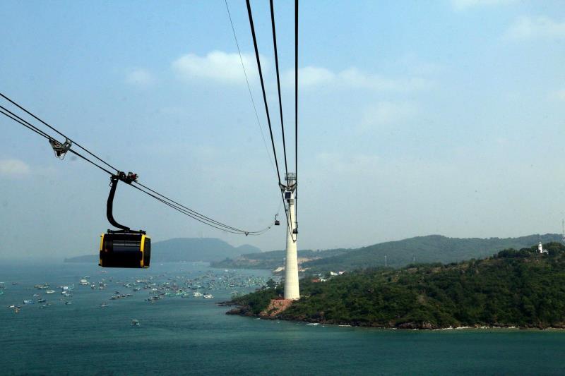Worlds longest sea cable car route launched in Kien Giang Province