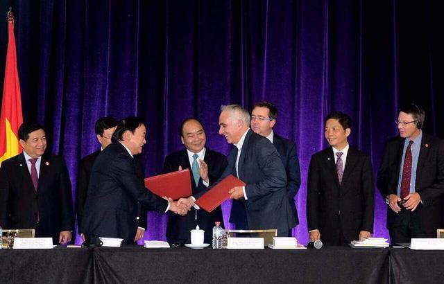 Viet Nam, Australia sign pact to develop macadamia