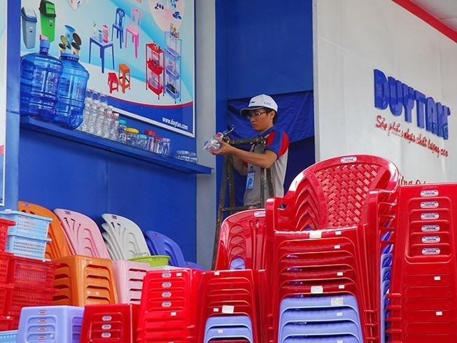 Foreign firms eye VN plastics