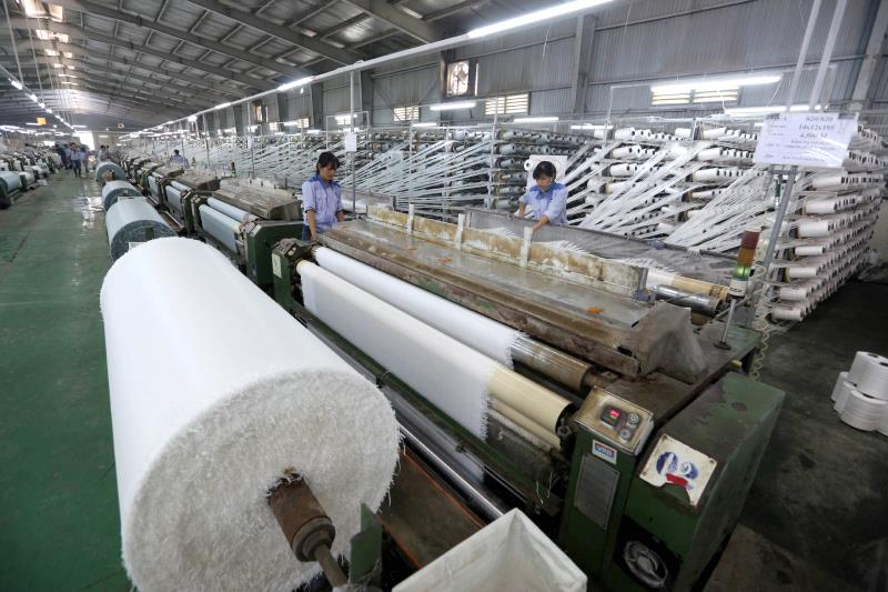 PM urges Govt to support investors