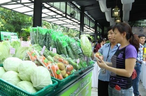 Trade ministrys draft decree on supermarkets faces objections