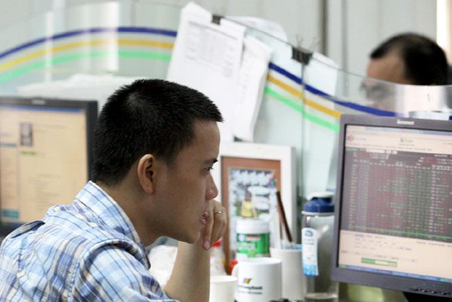 Shares make gains at the end of session