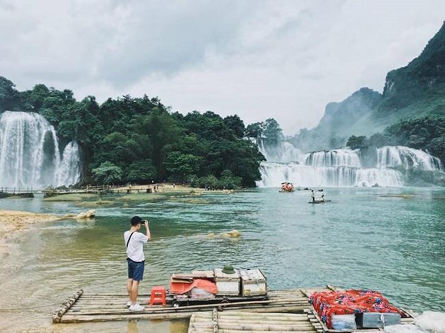 Tourism booming but stock market takes little notice