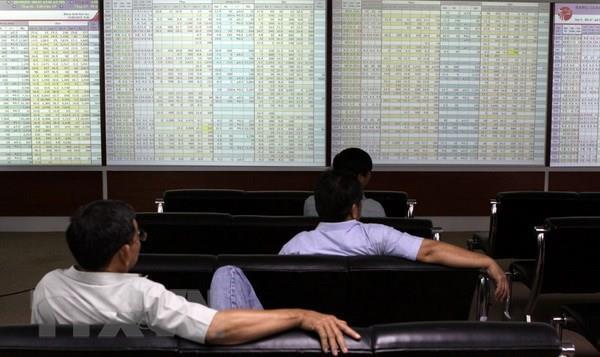 Banking, mid-caps drive markets