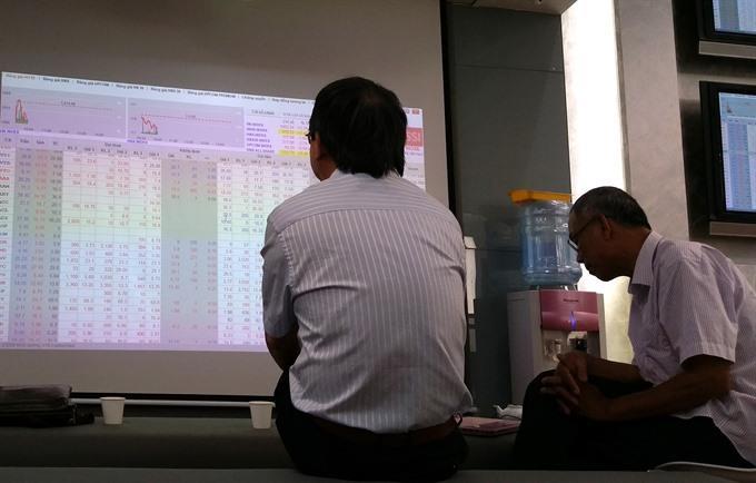 VN stocks rebound on bottom-fishing