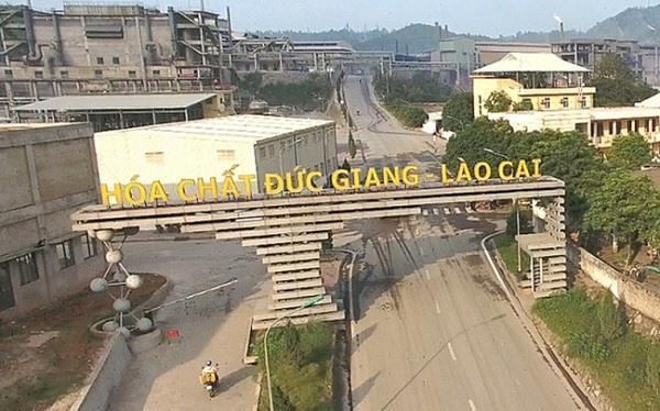 Chemical firm cancels listing