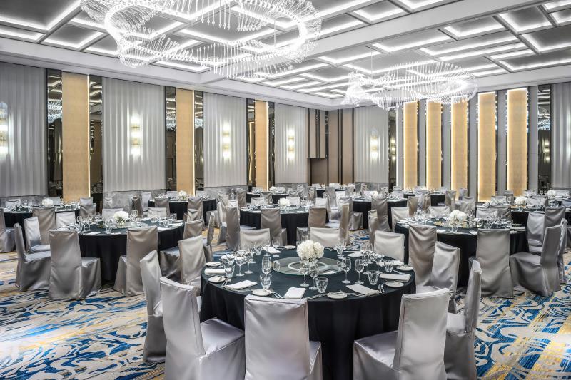 InterContinental Phu Quoc Long Beach Resort offers clients meeting services