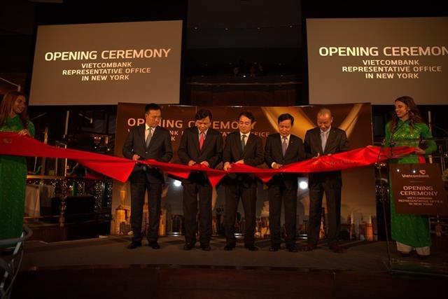 Vietcombank becomes first Vietnamese bank to open rep office in US