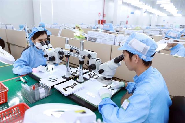 Viet Nams trade surplus tops 9.1 billion in Jan-Nov