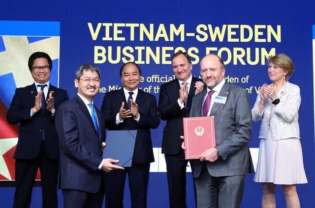 Take a chance on Viet Nam: PM Phuc wants Swedish investment