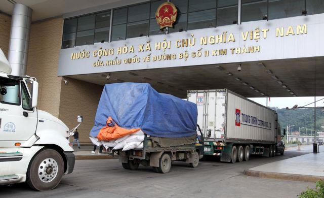 Farming product exports at Lao Cai border gate up almost 11%