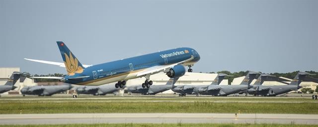 Vietnam Airlines flies its first Boeing 787-10 dreamliner
